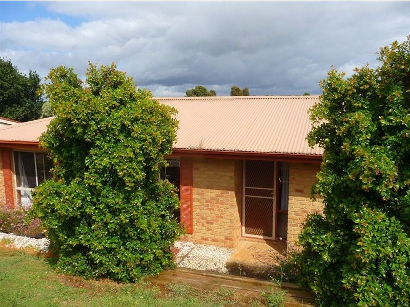 1 Karrala Court, Drouin VIC 3818