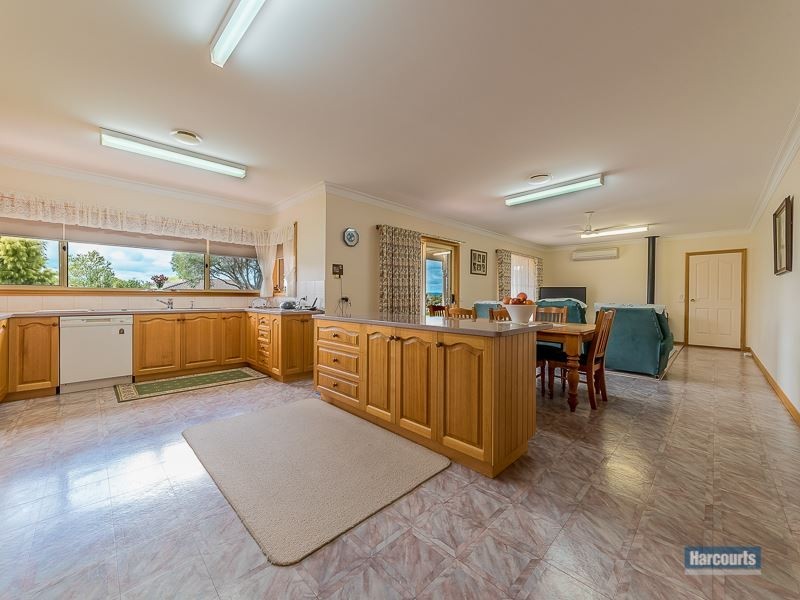 1 Waratah Court, Drouin VIC 3818