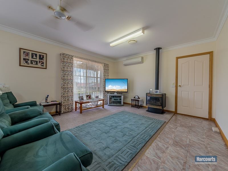 1 Waratah Court, Drouin VIC 3818