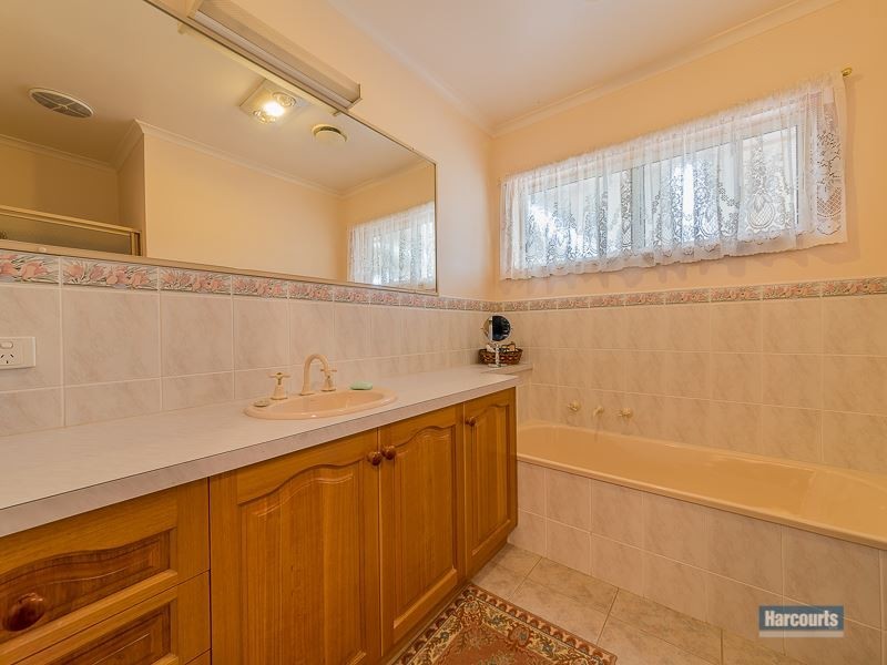 1 Waratah Court, Drouin VIC 3818