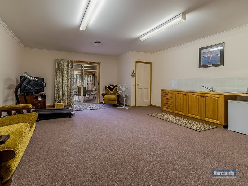 1 Waratah Court, Drouin VIC 3818