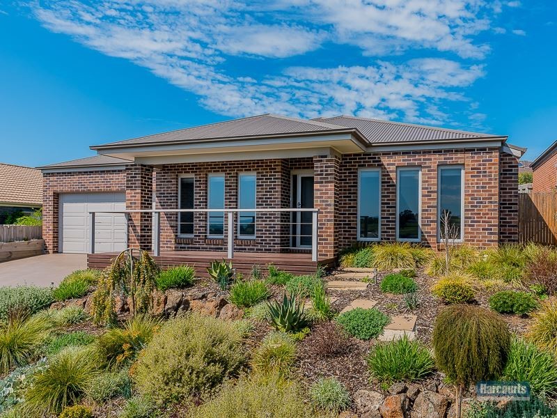 28 Walker Drive, Drouin VIC 3818