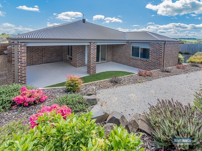 28 Walker Drive, Drouin VIC 3818