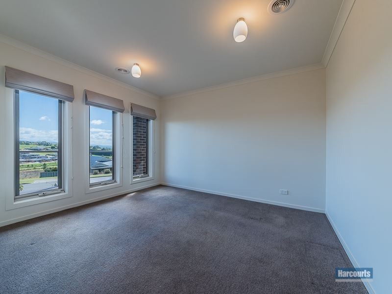 28 Walker Drive, Drouin VIC 3818