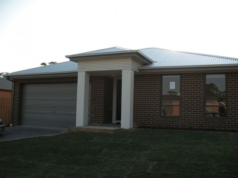 43 Springwater Drive, Drouin VIC 3818