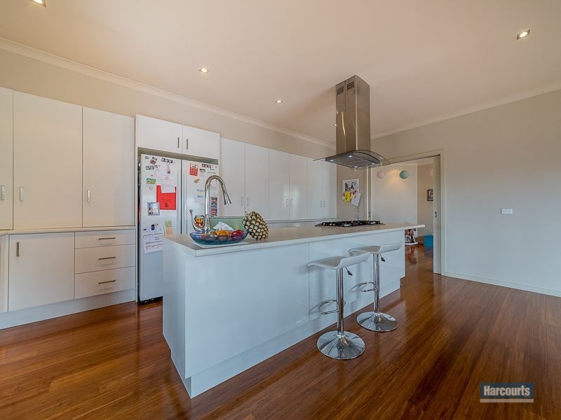 14 Aaron Court, Drouin VIC 3818