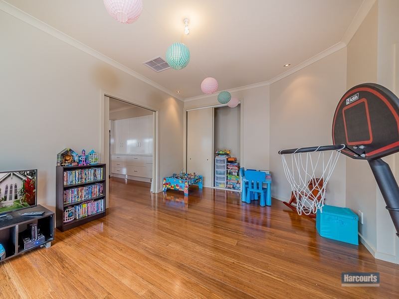 14 Aaron Court, Drouin VIC 3818