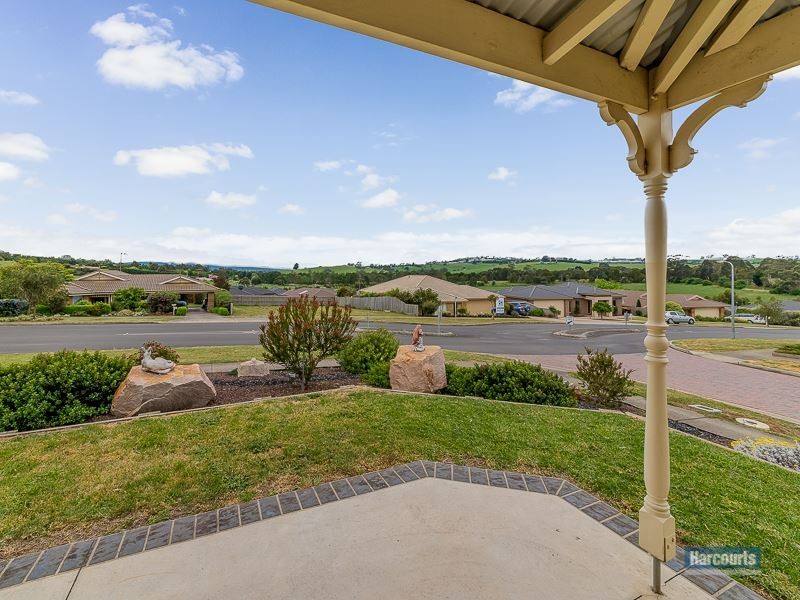 42 Walker Drive, Drouin VIC 3818