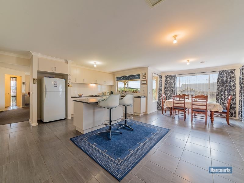 42 Walker Drive, Drouin VIC 3818