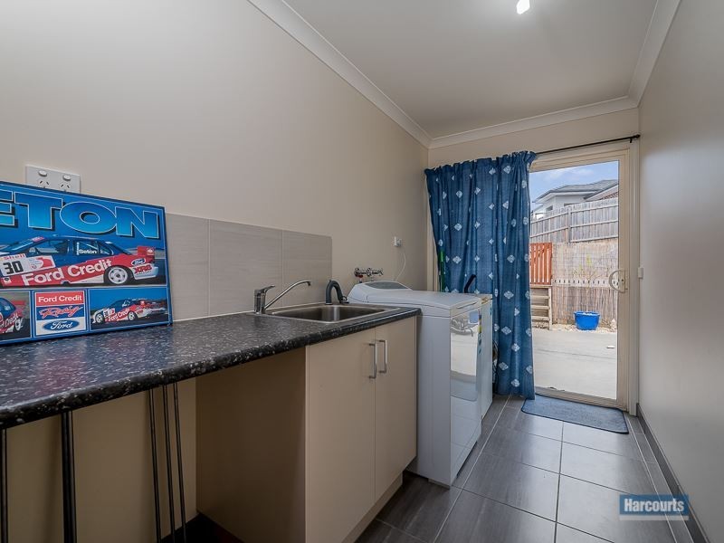 42 Walker Drive, Drouin VIC 3818