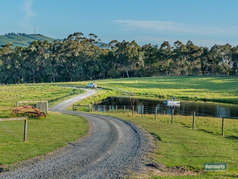370 Henrys Road, Loch VIC 3945