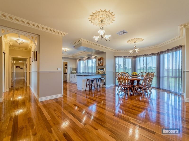 370 Henrys Road, Loch VIC 3945