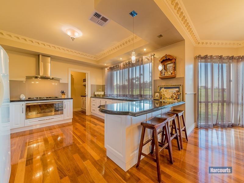 370 Henrys Road, Loch VIC 3945