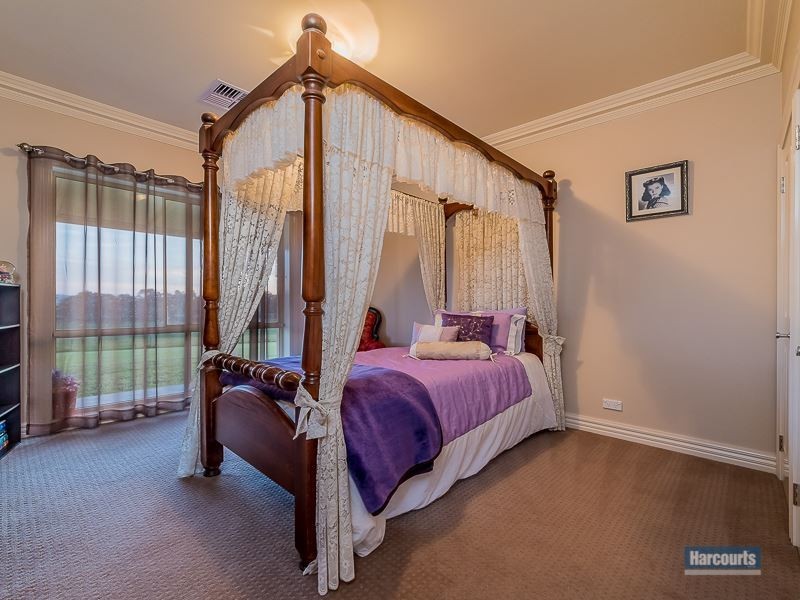 370 Henrys Road, Loch VIC 3945