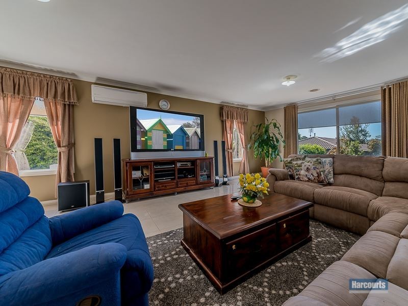 69 Walker Drive, Drouin VIC 3818