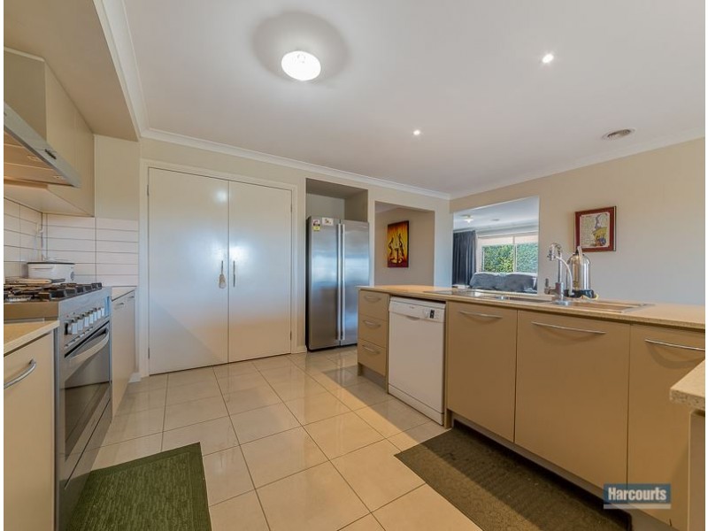 69 Walker Drive, Drouin VIC 3818