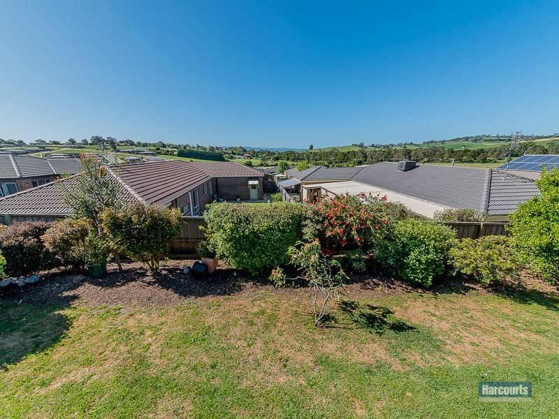 69 Walker Drive, Drouin VIC 3818