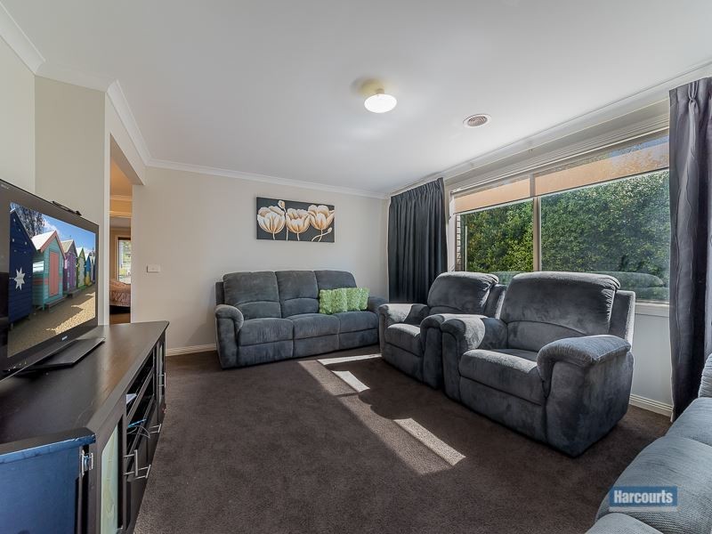 69 Walker Drive, Drouin VIC 3818