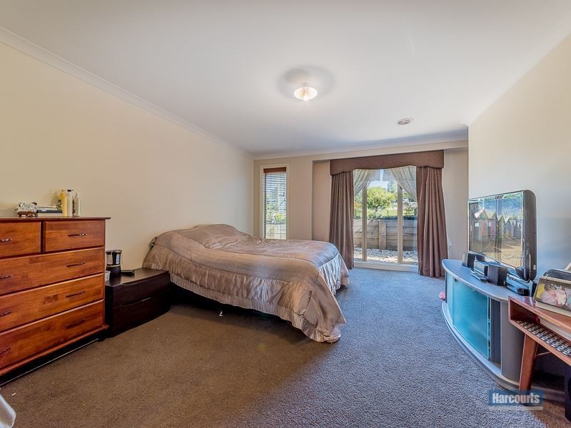 69 Walker Drive, Drouin VIC 3818