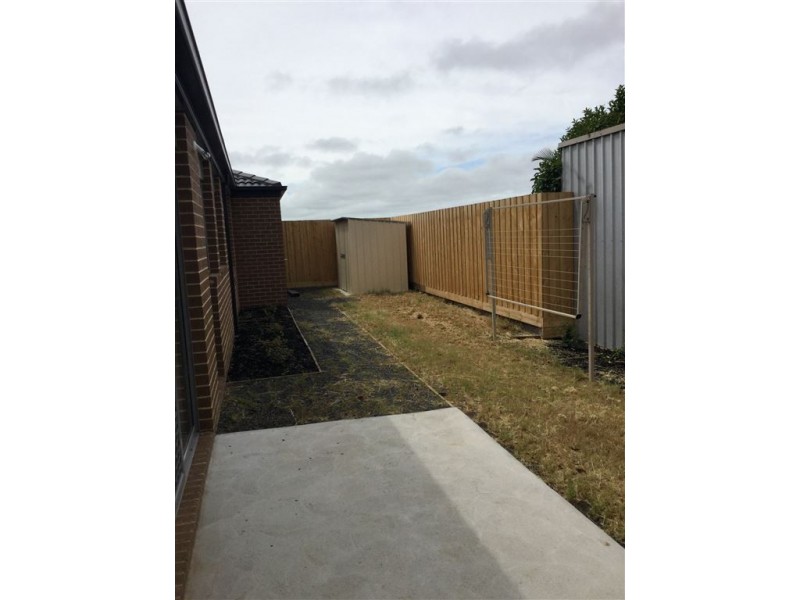 17 Telford Circuit, Drouin VIC 3818