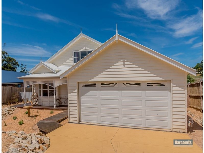 15 Samuel Drive, Drouin VIC 3818