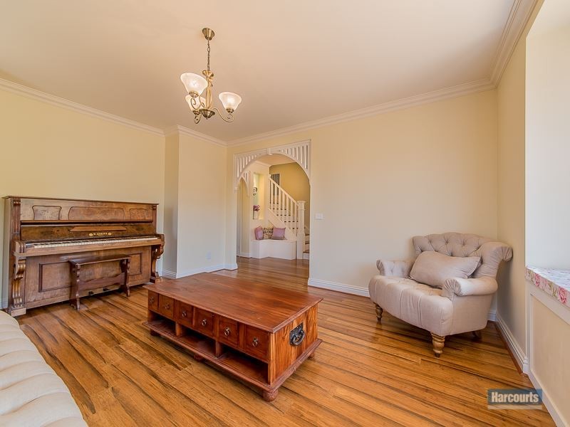 15 Samuel Drive, Drouin VIC 3818