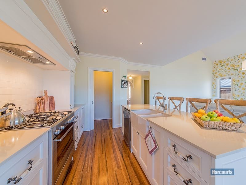 15 Samuel Drive, Drouin VIC 3818