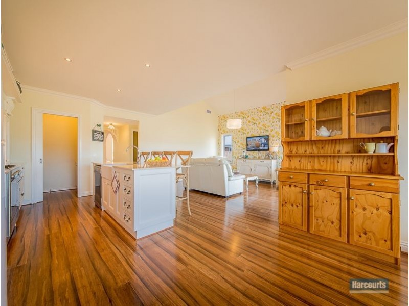 15 Samuel Drive, Drouin VIC 3818