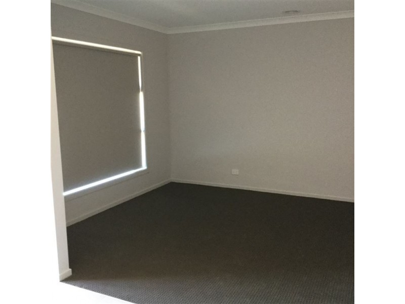 36 Cook Street, Drouin VIC 3818