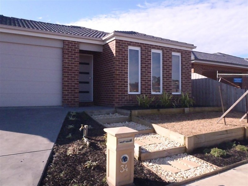 34 Jamescott Drive, Drouin VIC 3818