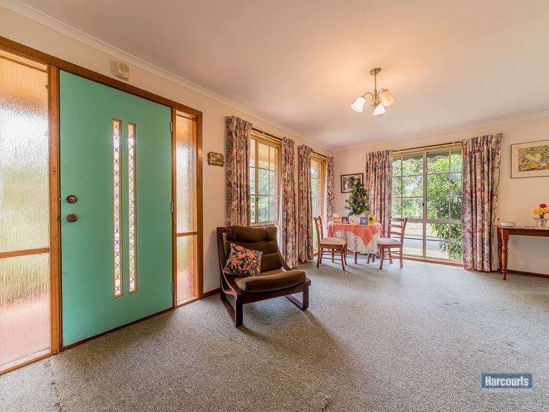 22 Jackson Drive, Drouin VIC 3818