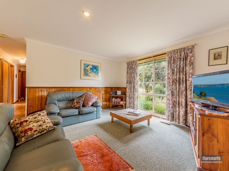 22 Jackson Drive, Drouin VIC 3818