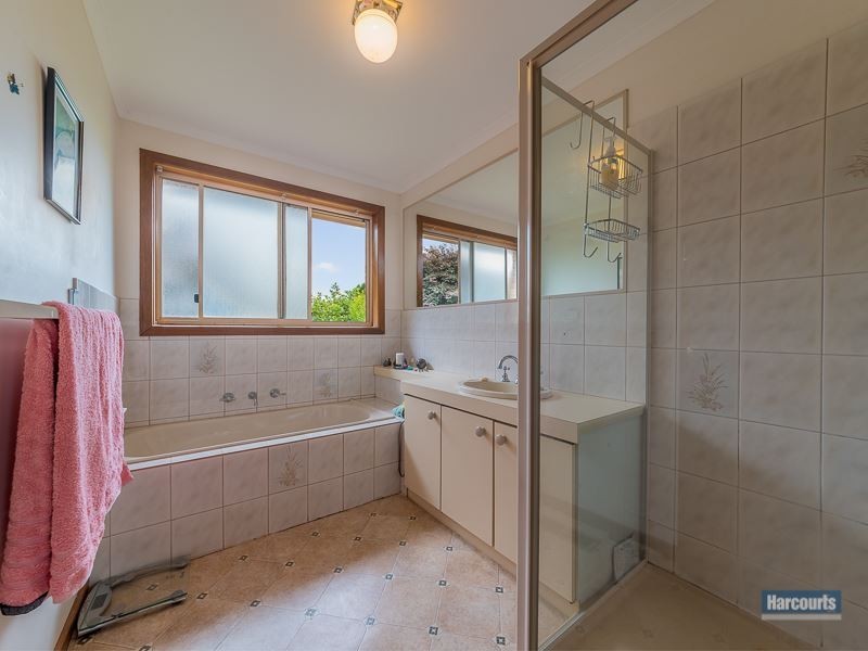 22 Jackson Drive, Drouin VIC 3818