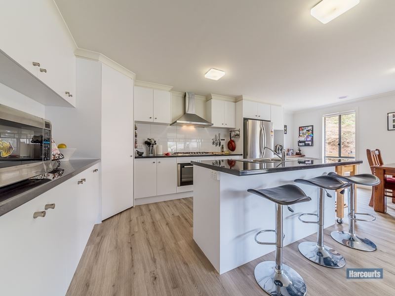 4 Lakeview Court, Drouin VIC 3818