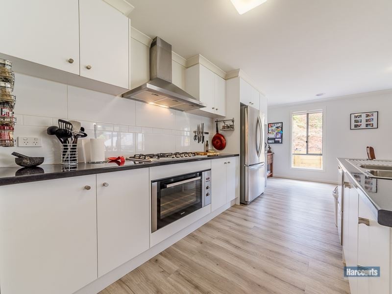 4 Lakeview Court, Drouin VIC 3818