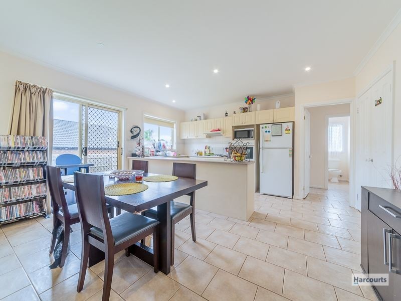 15 Davey Drive, Drouin VIC 3818