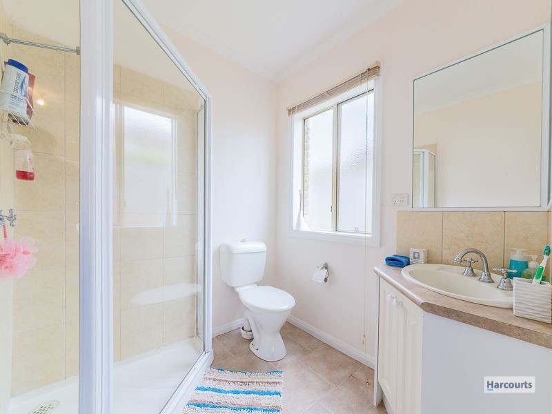 15 Davey Drive, Drouin VIC 3818