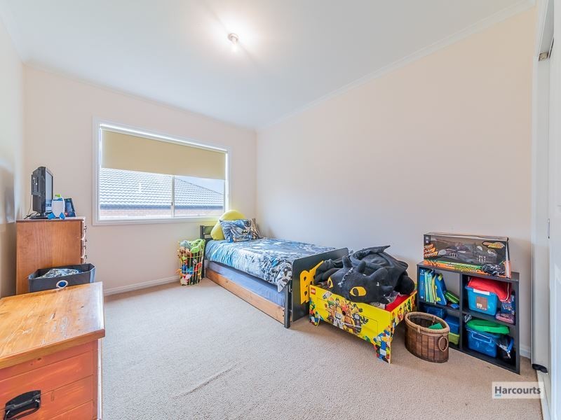 15 Davey Drive, Drouin VIC 3818