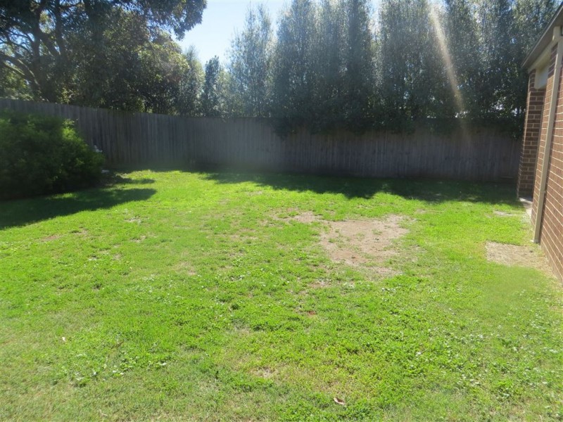 3 Rivendale Crescent, Drouin VIC 3818