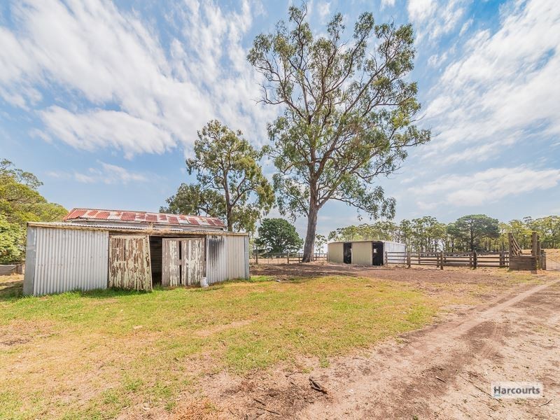 11 Lye Dixon Road, Drouin South VIC 3818
