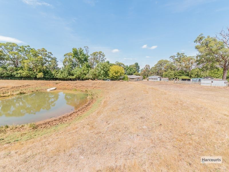 11 Lye Dixon Road, Drouin South VIC 3818
