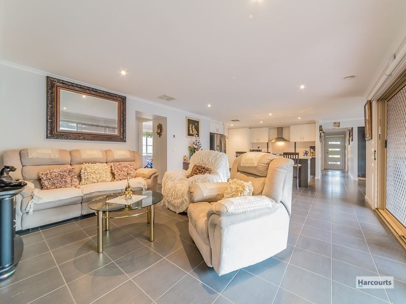 19 Holland Street, Drouin VIC 3818