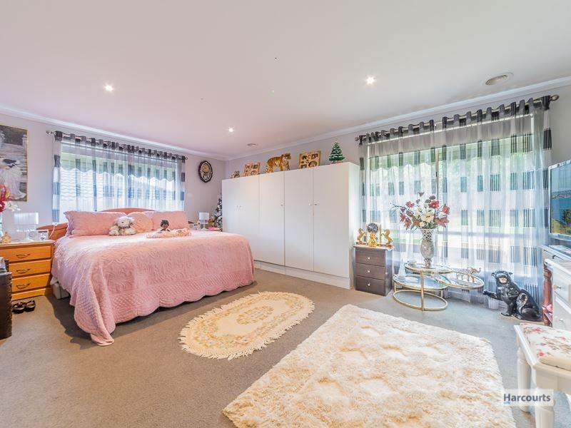 19 Holland Street, Drouin VIC 3818