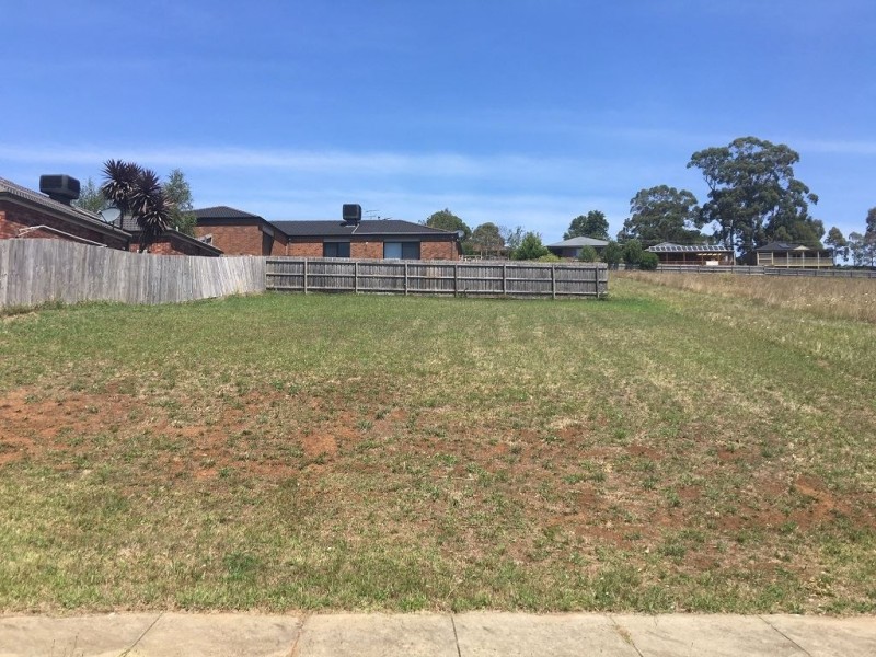 2 Orchard Court, Drouin VIC 3818