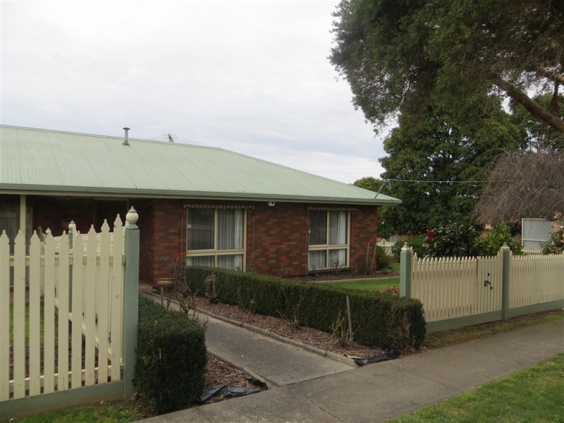 1 Floris Avenue, Drouin VIC 3818