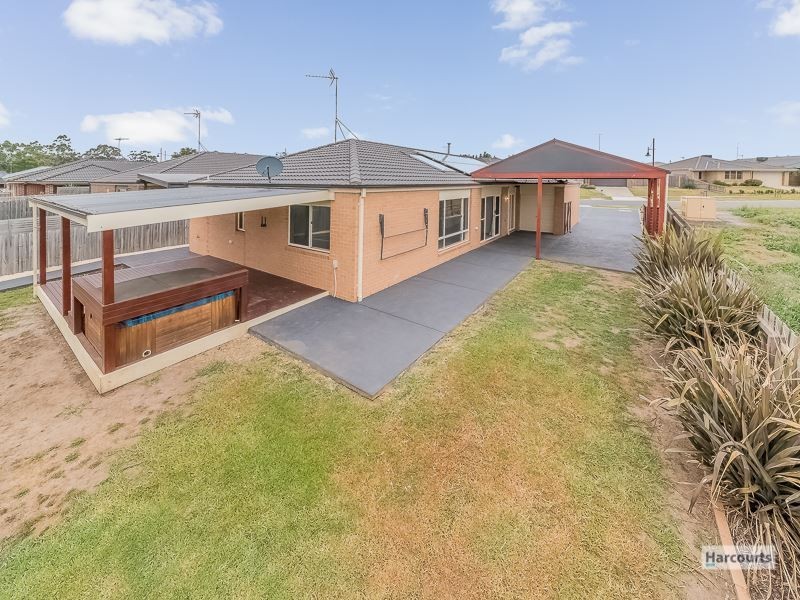 24 Harmon Drive, Drouin VIC 3818
