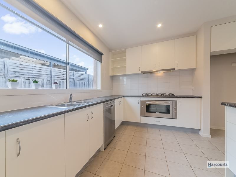 24 Harmon Drive, Drouin VIC 3818