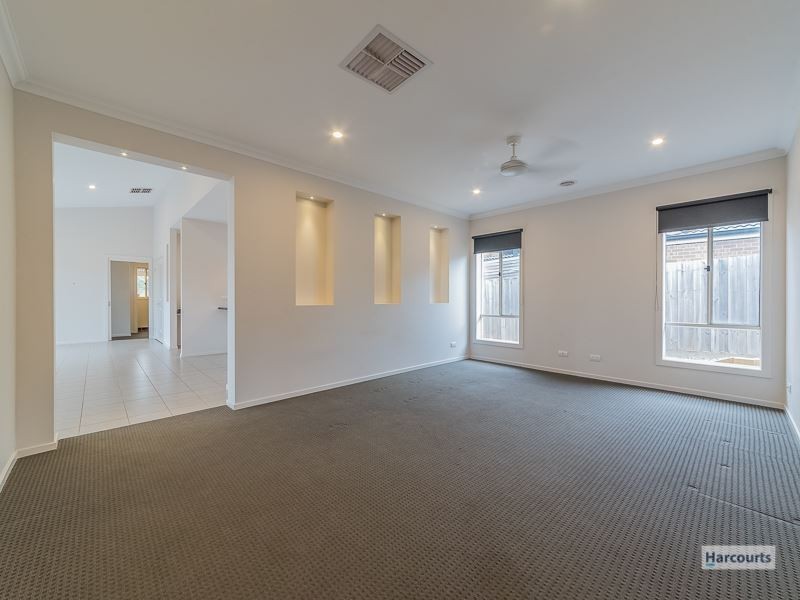 24 Harmon Drive, Drouin VIC 3818