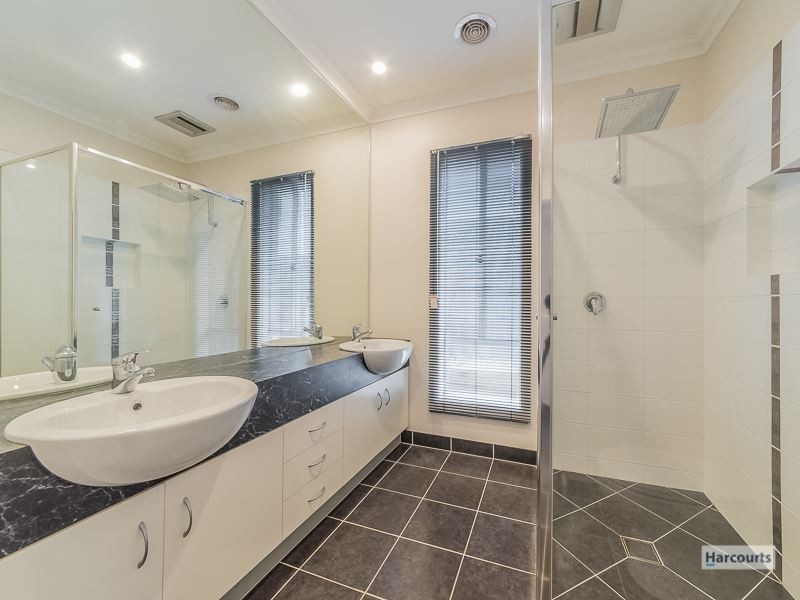 24 Harmon Drive, Drouin VIC 3818