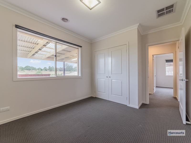 24 Harmon Drive, Drouin VIC 3818